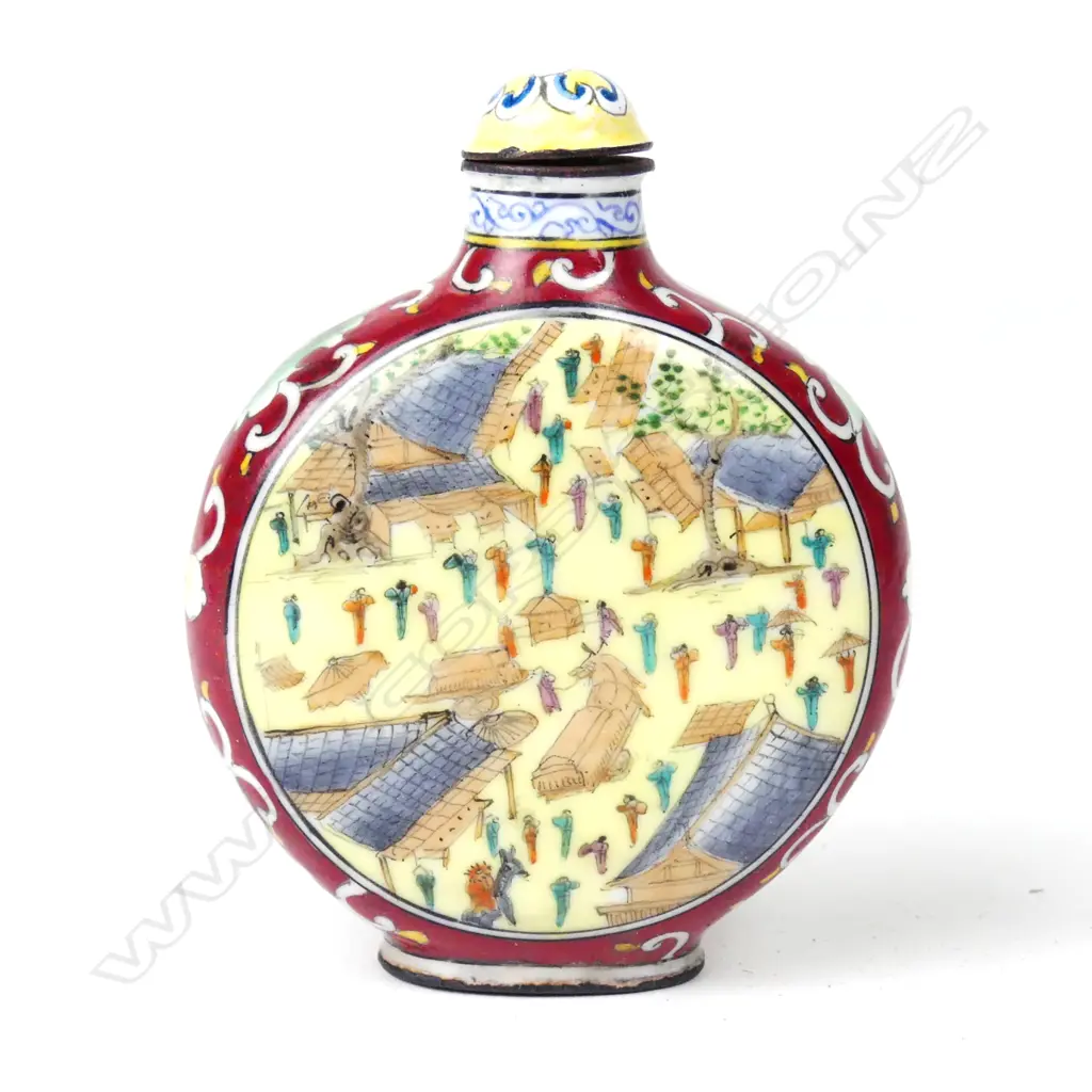 An Oriental finely enamelled flask form snuff bottle Image 1++