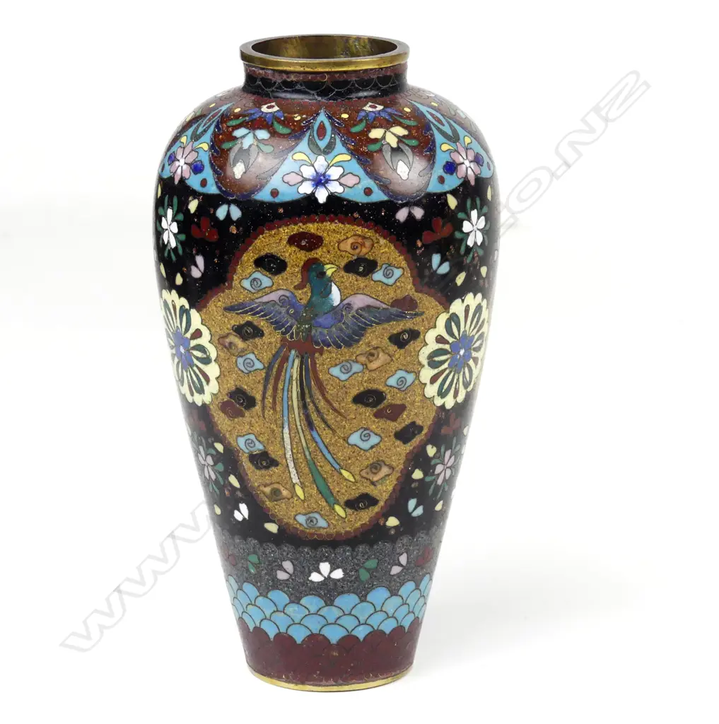 A Japanese cloisonné vase Image 1++
