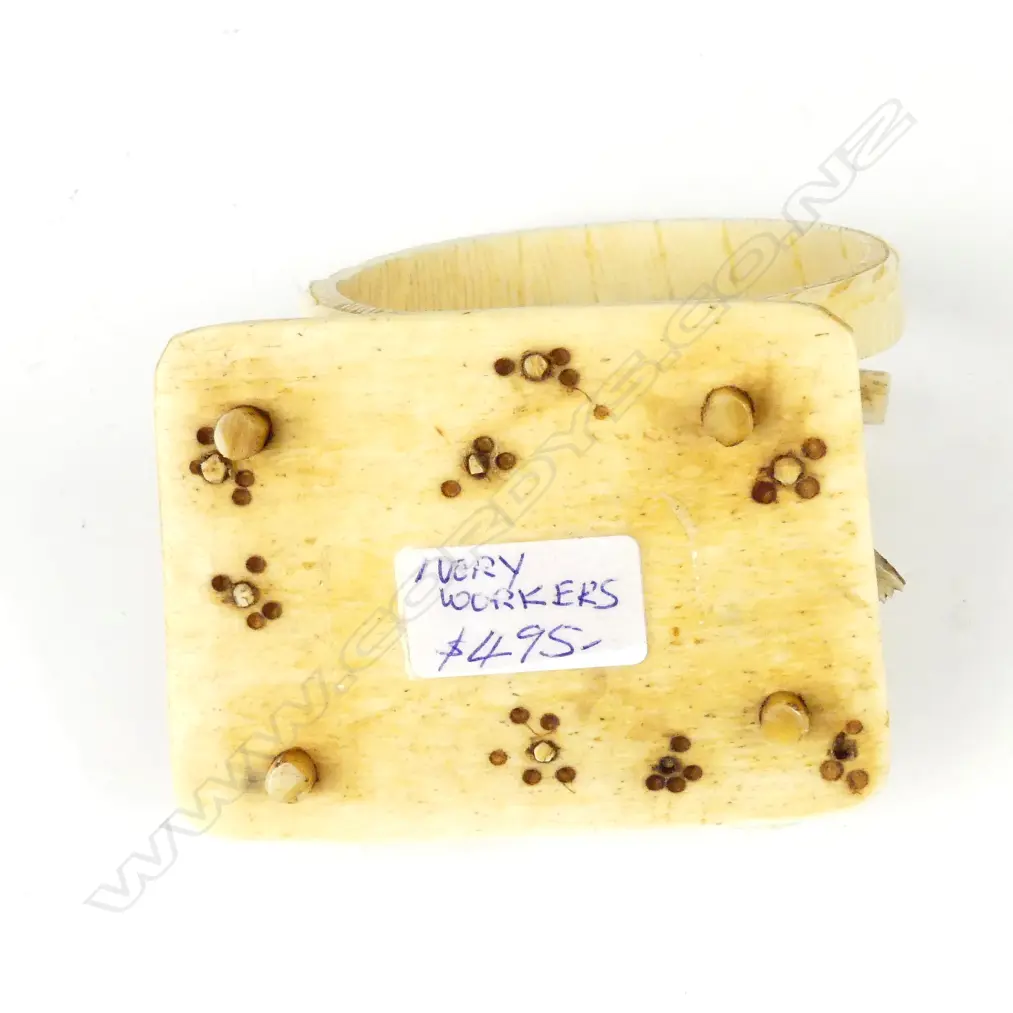 A Japanese ivory figure group Image 1++