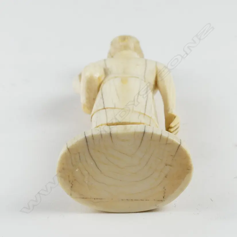 A 19thC ivory figure Image 1++