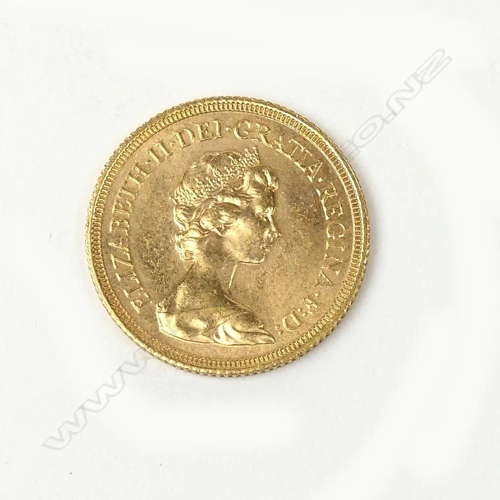 A 1976 full sovereign gold coin Image 1++