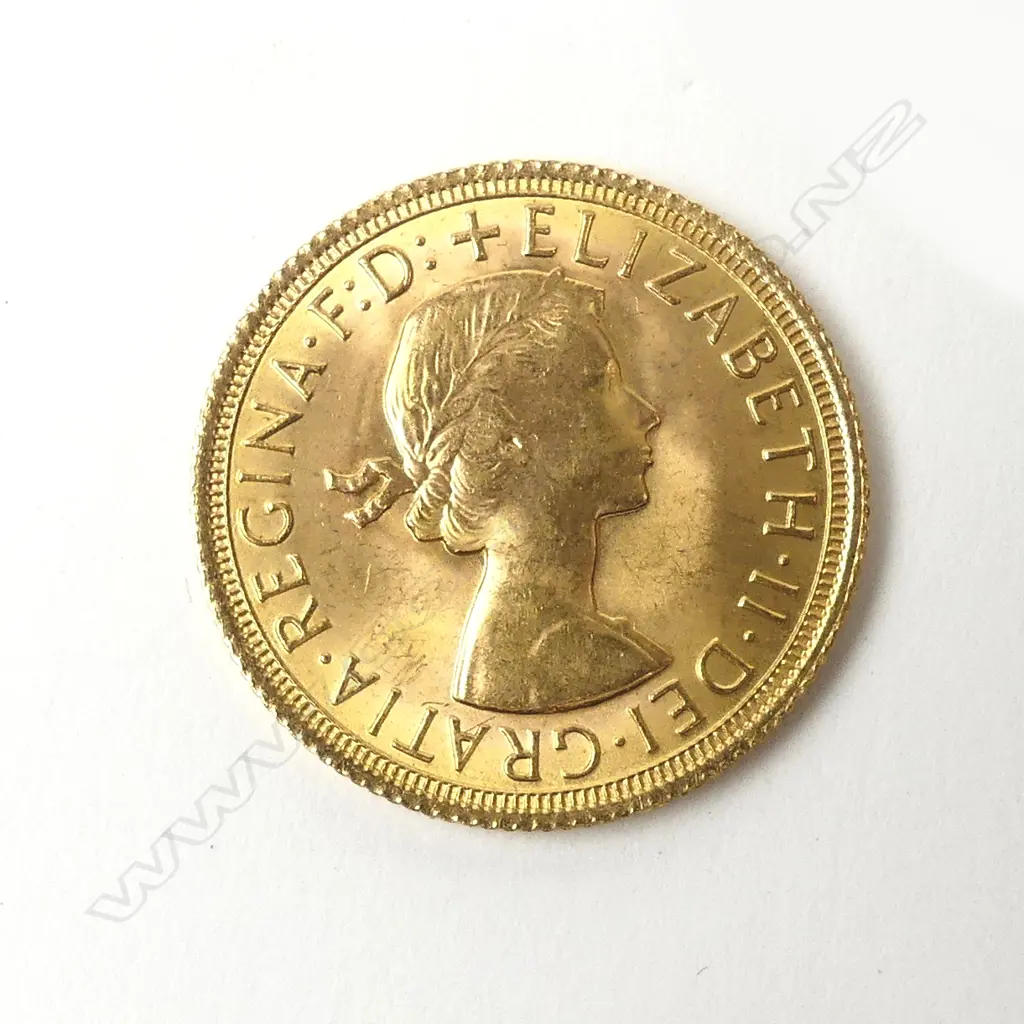 A 1967 full sovereign gold coin Image 1++