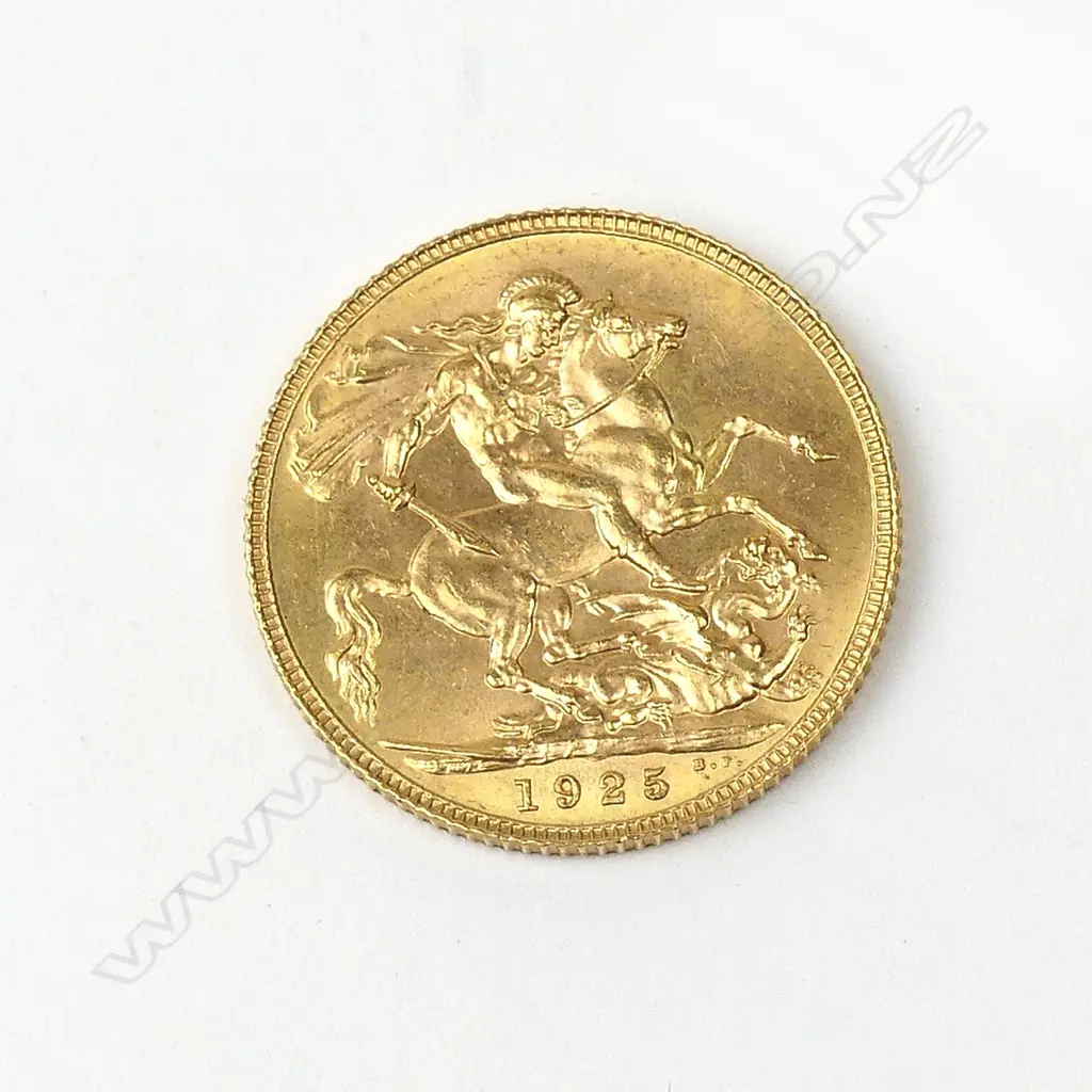A 1925 full sovereign gold coin Image 1++