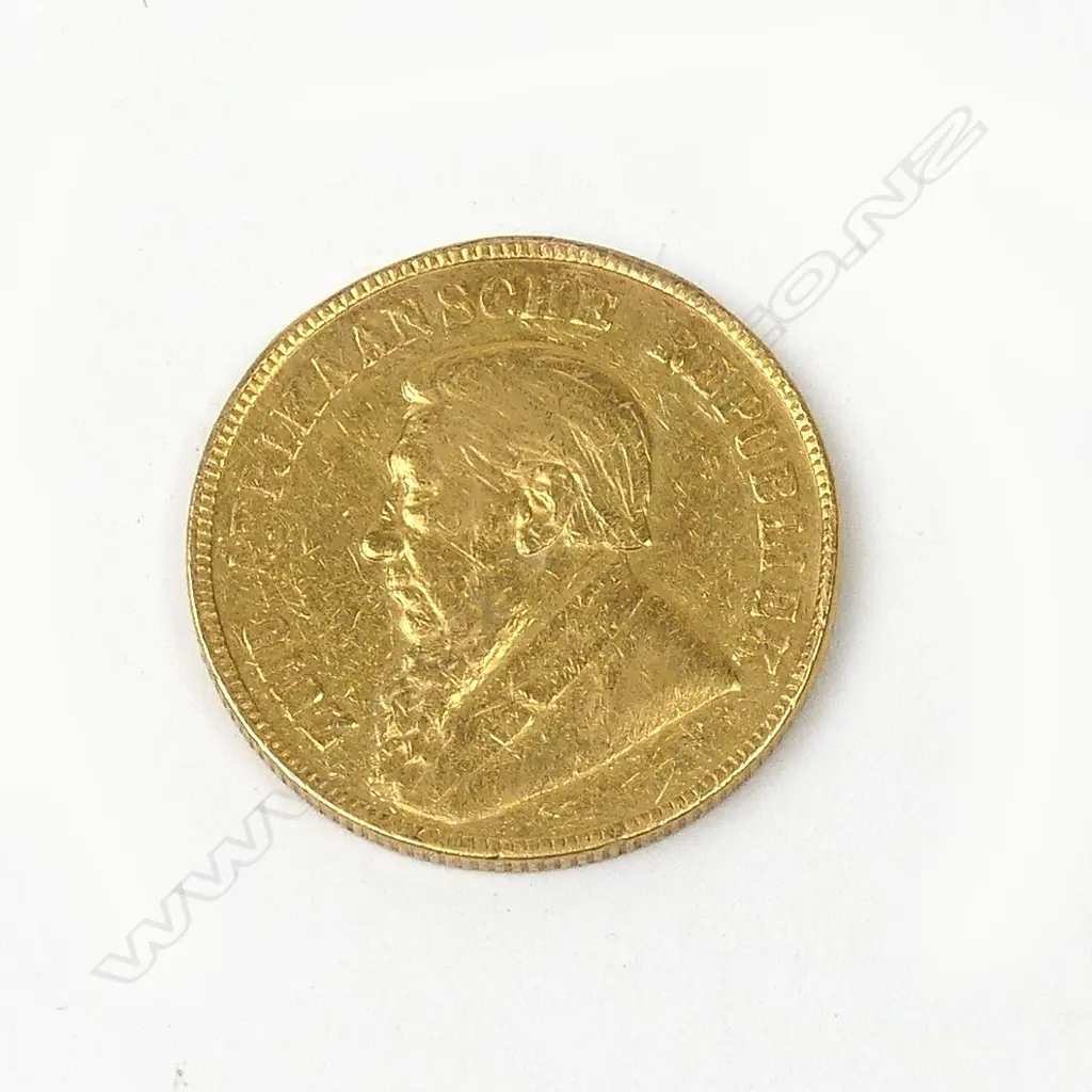 A South African gold one pound coin Image 1++