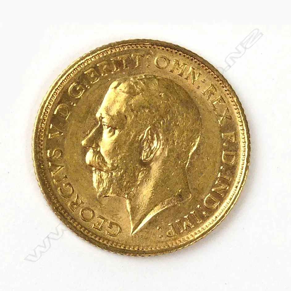A 1915 half sovereign gold coin Image 1++