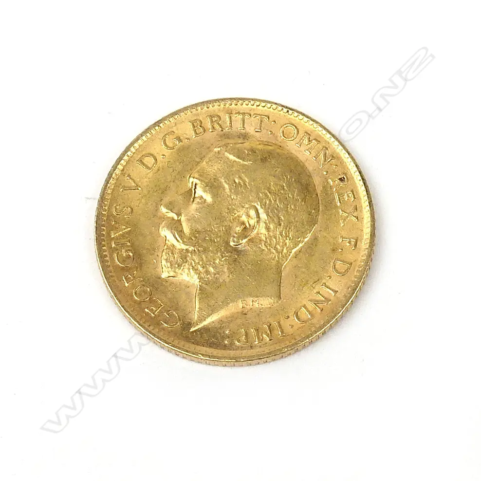 A 1915 half sovereign gold coin Image 1++