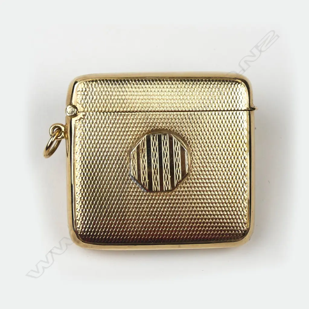 An Edwardian 9ct. rose gold vesta case Image 1++