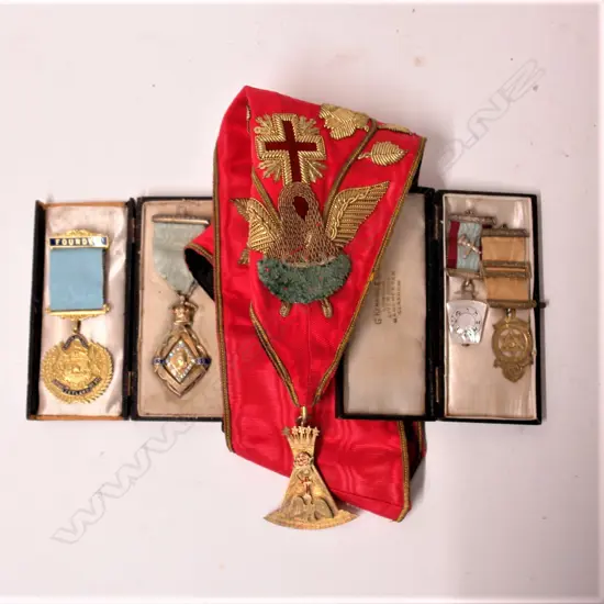 Five vintage Masonic jewels