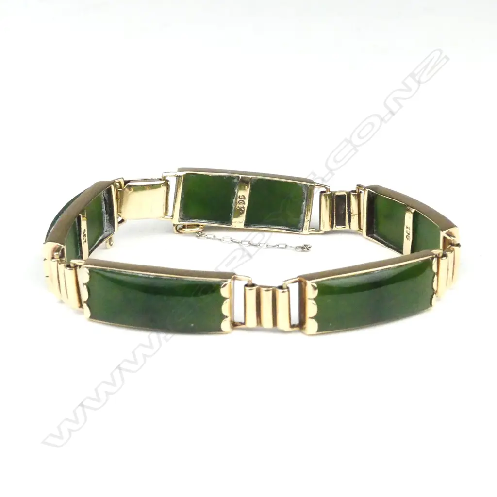 A 9ct gold and greenstone bracelet Image 1++