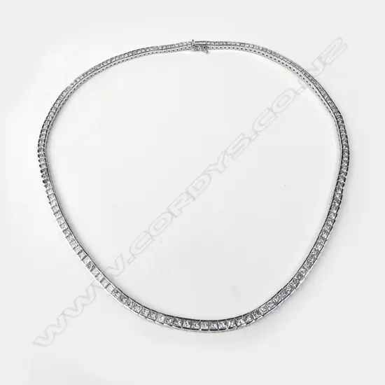 An 18ct white gold and diamond necklace