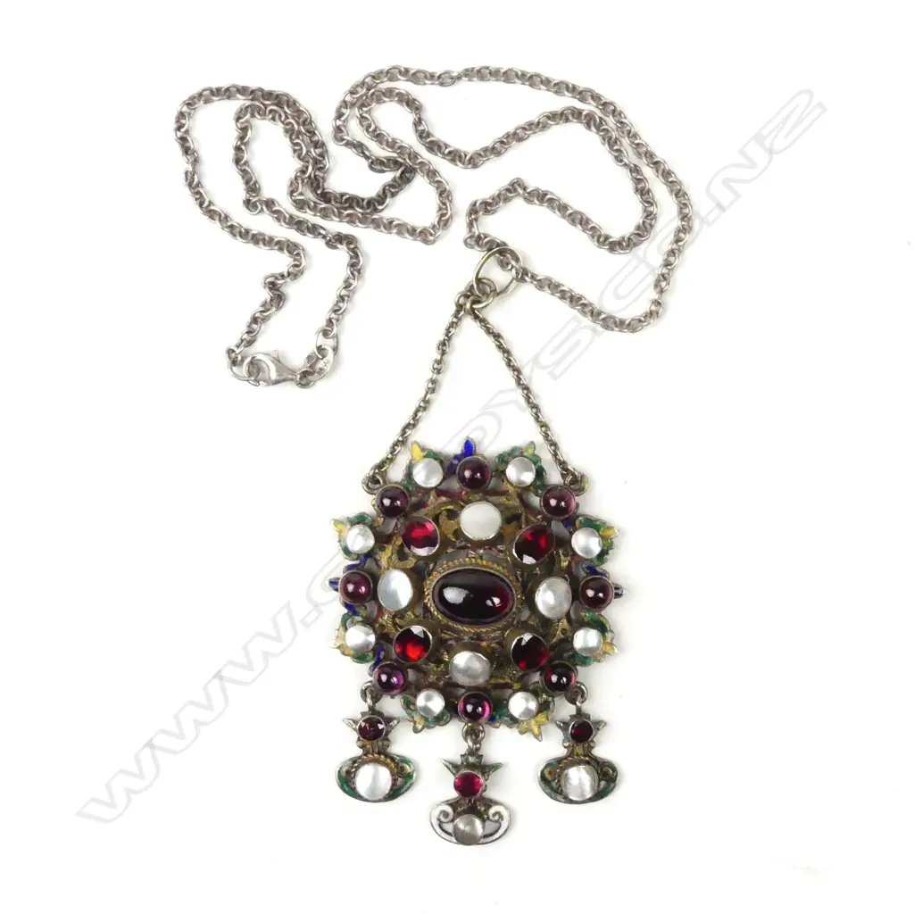 A 19thC Indian silver pearl and garnet Maharani's pendant necklace Image 1++