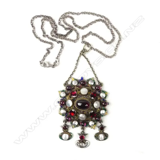 A 19thC Indian silver pearl and garnet Maharani's pendant necklace