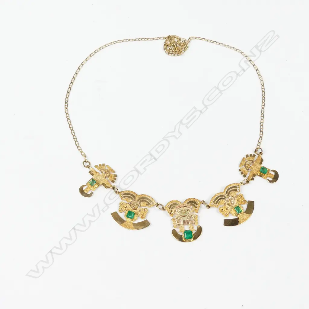 An 18ct gold and emerald necklace Image 1++