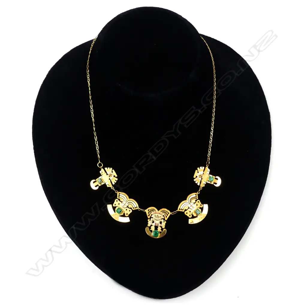 An 18ct gold and emerald necklace Image 1++