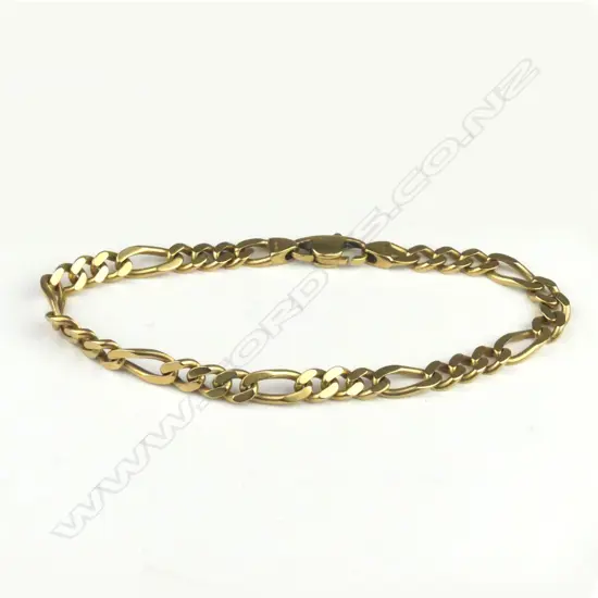 An 18ct. gold flat curb link bracelet