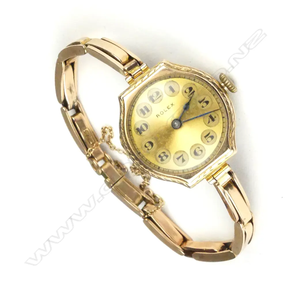 A vintage 9ct rose gold lady's Rolex watch and strap Image 1++