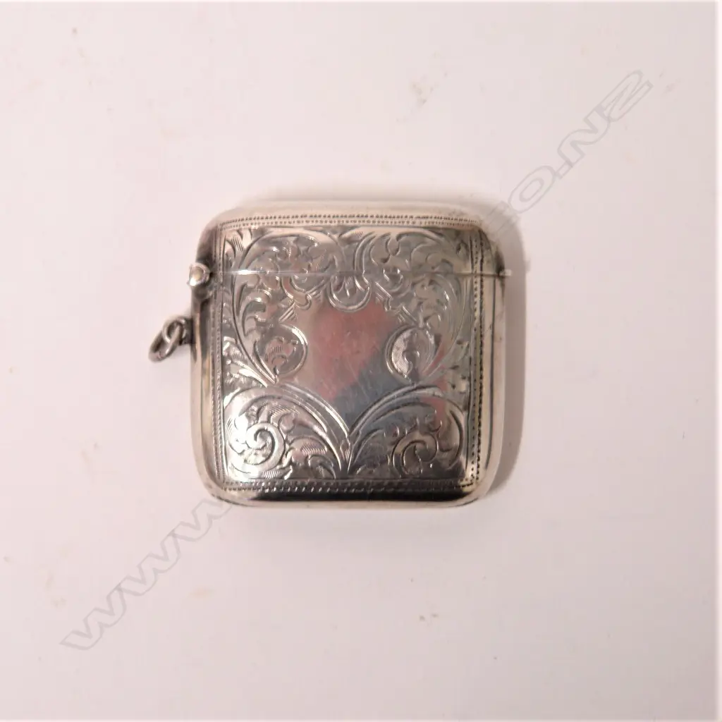 An early 20thC silver vesta Image 1++
