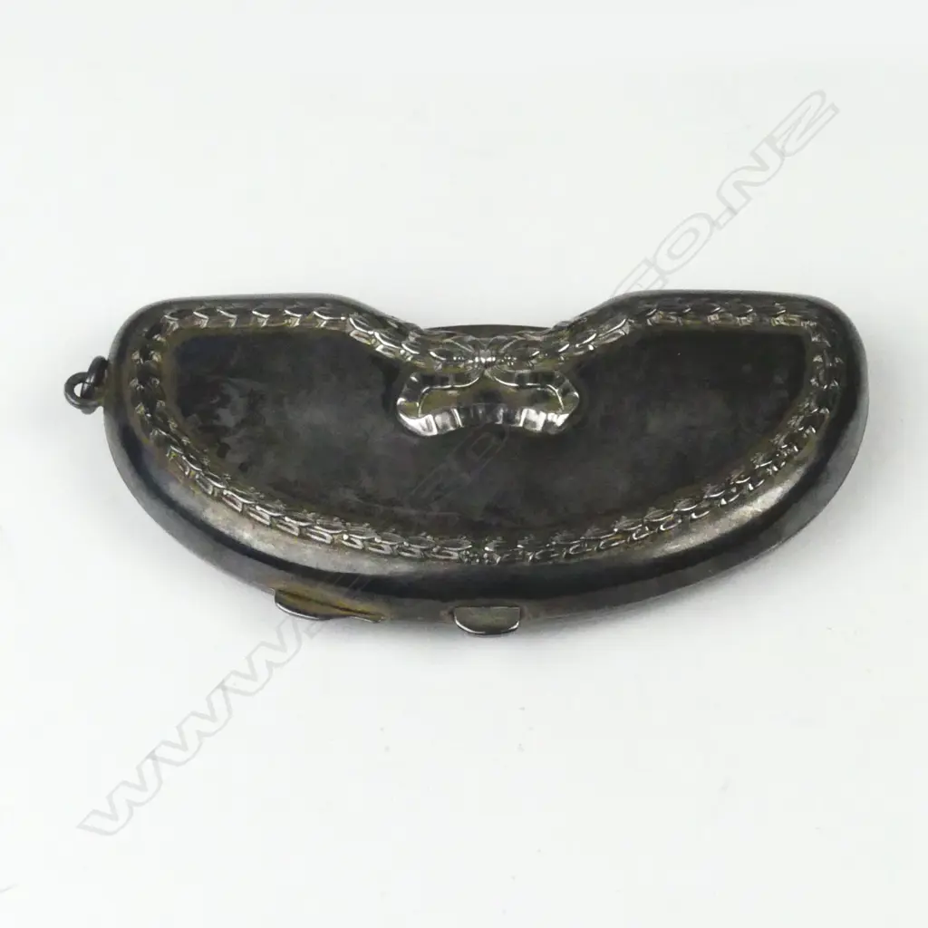 An Edwardian silver spectacle case Image 1++