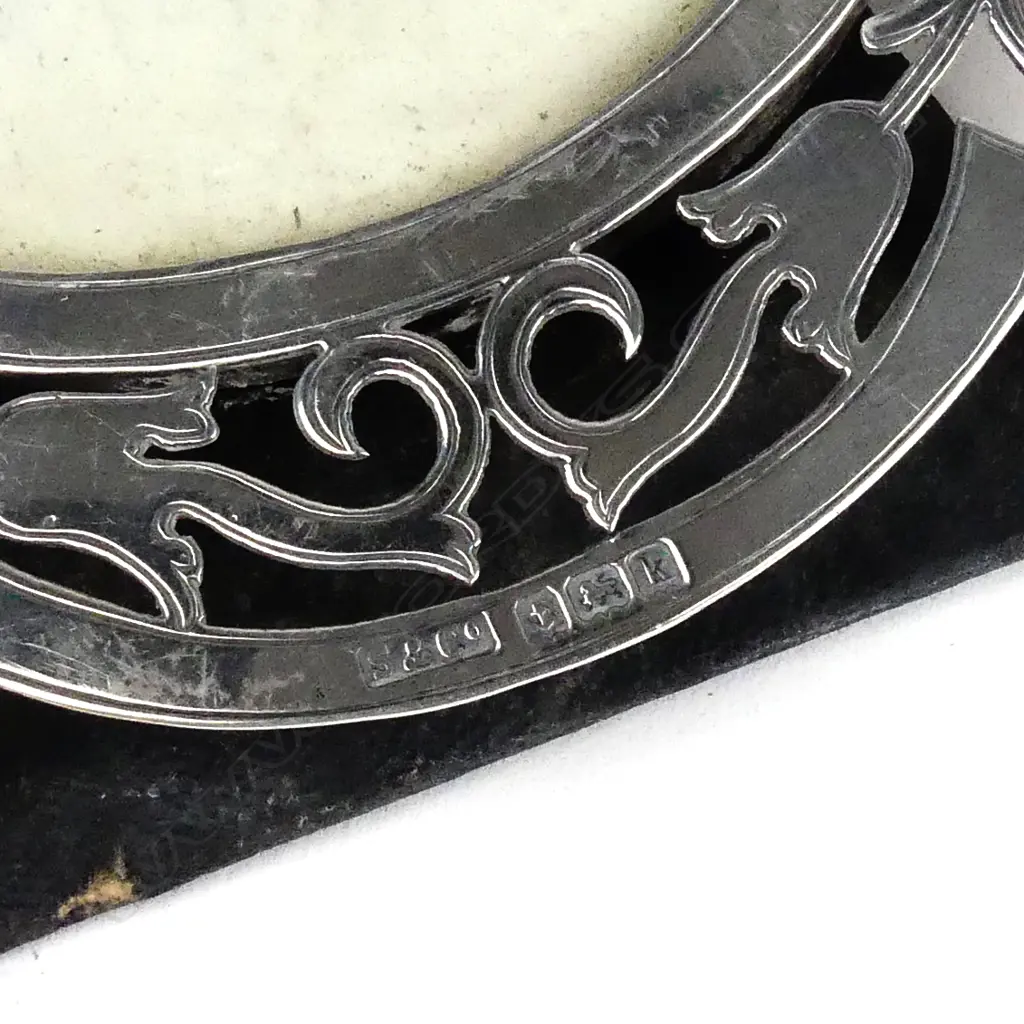 An Edwardian silver decorative photo frame Image 1++