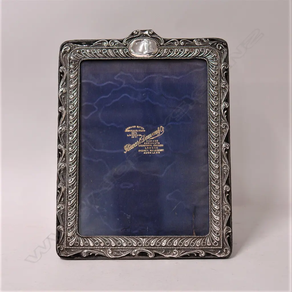 An Edwardian silver large photo frame Image 1++