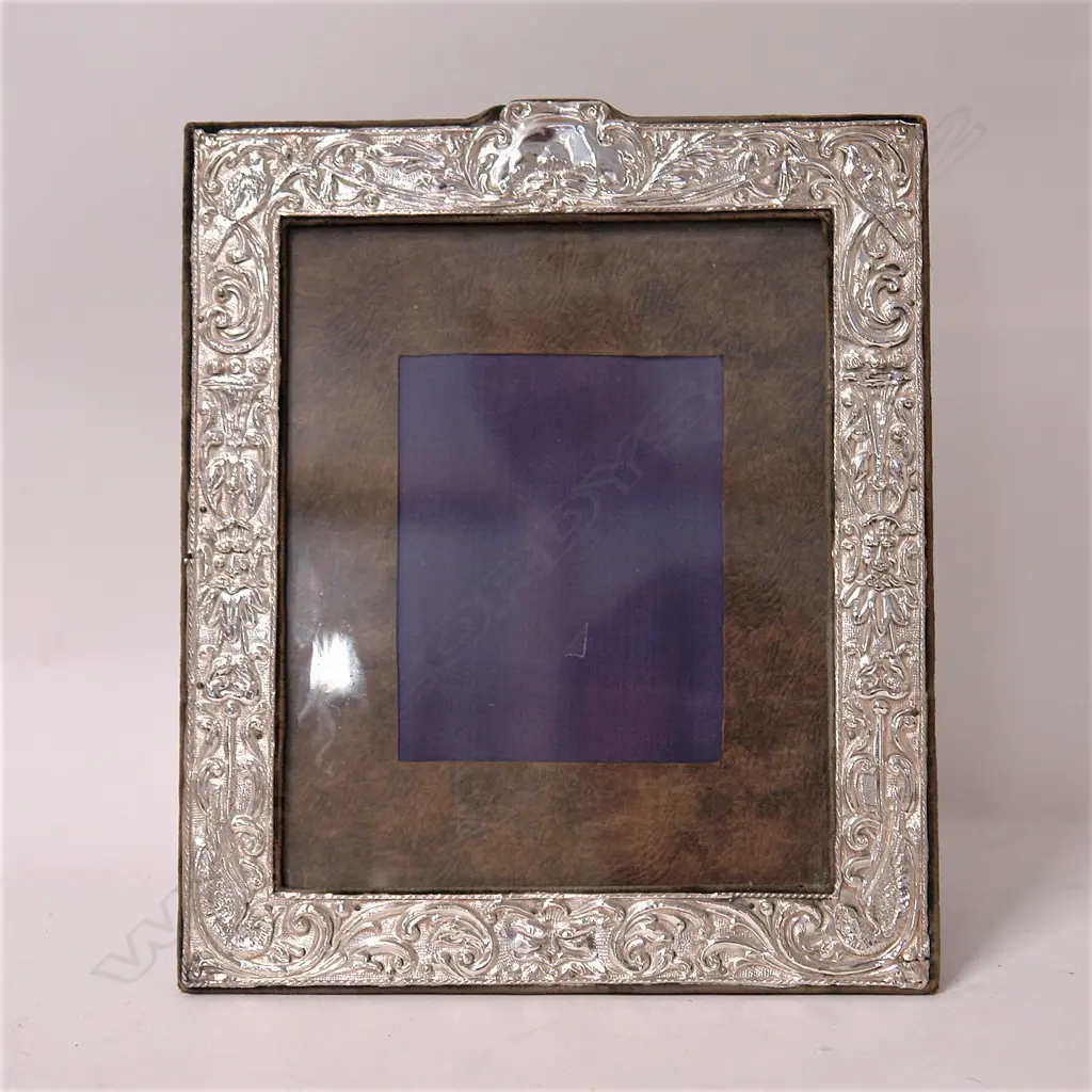 An Edwardian large silver decorative photo frame Image 1++