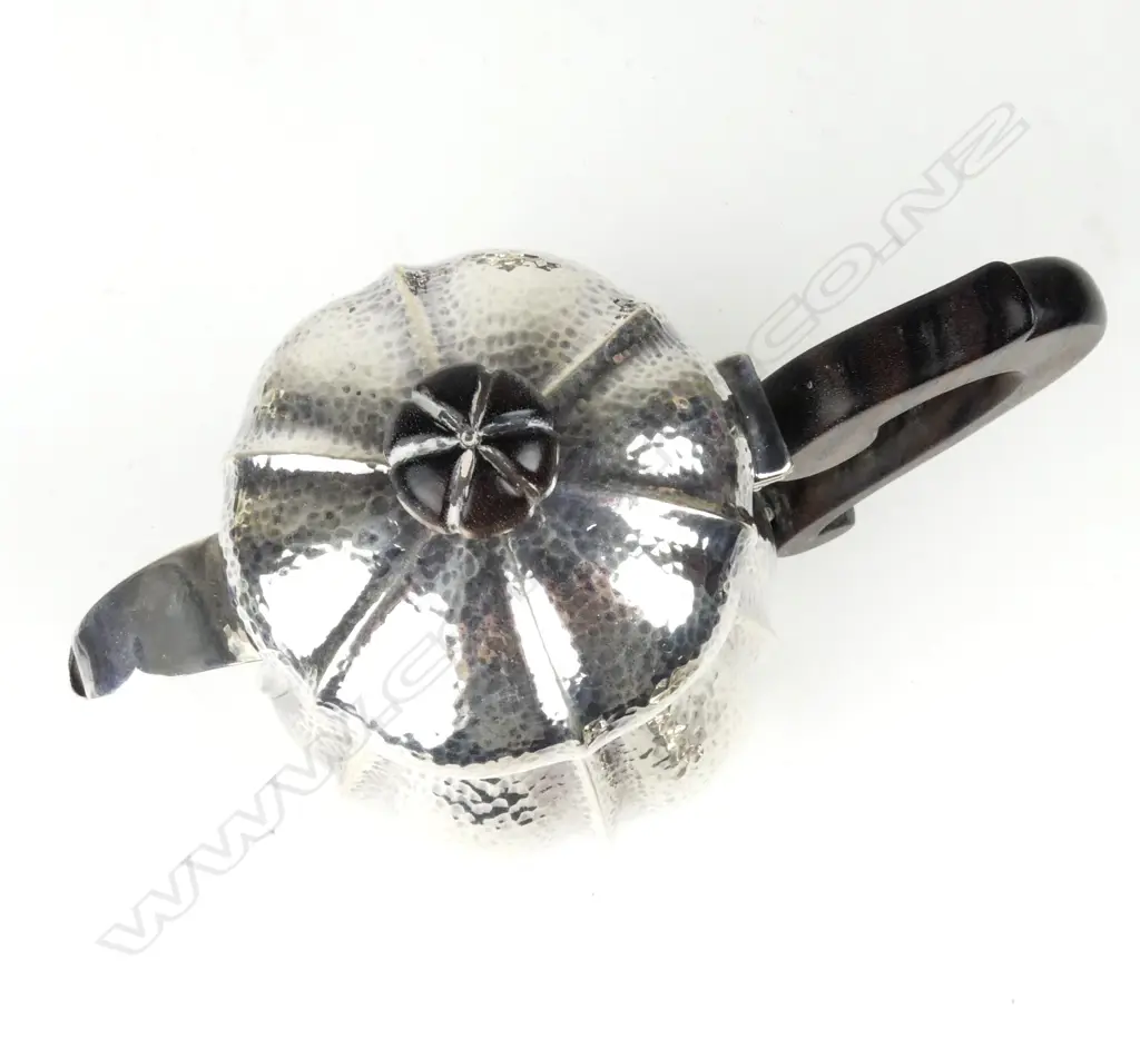 A three-piece Italian .800 silver tea set Image 1++