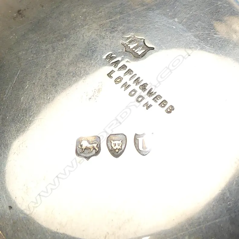 A late Victorian silver bachelor's teapot and sugar Image 1++