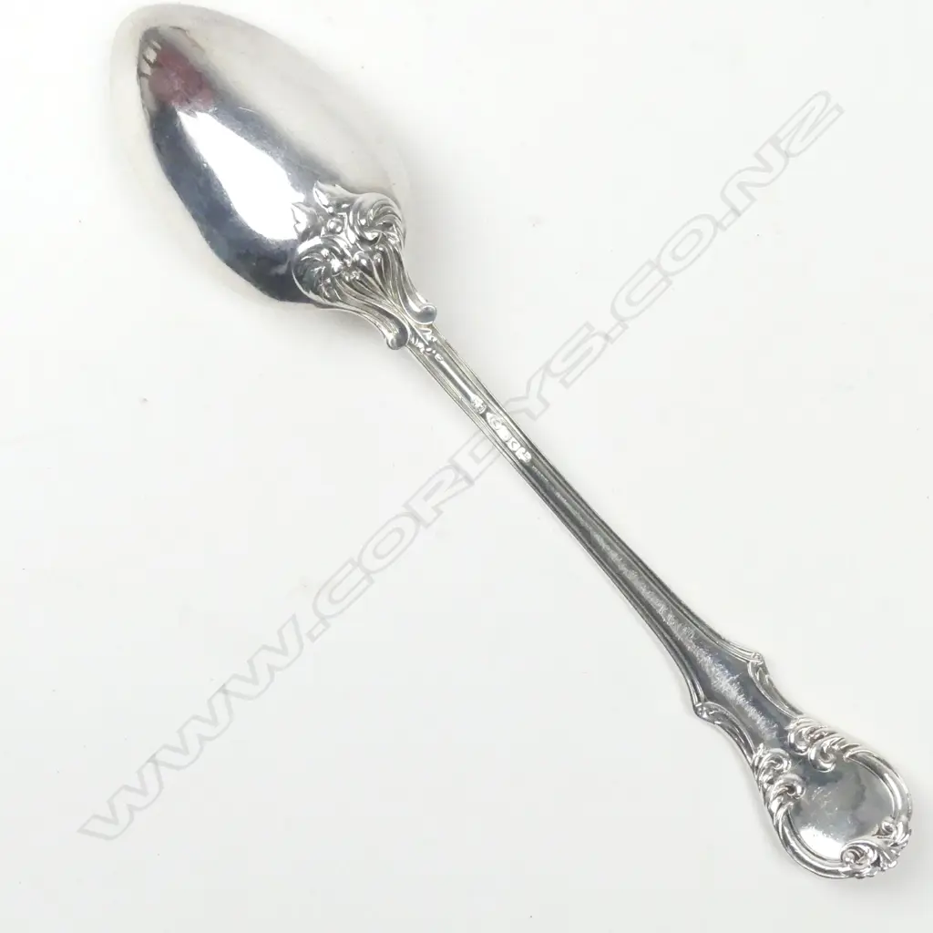 A Victorian silver serving spoon Image 1++