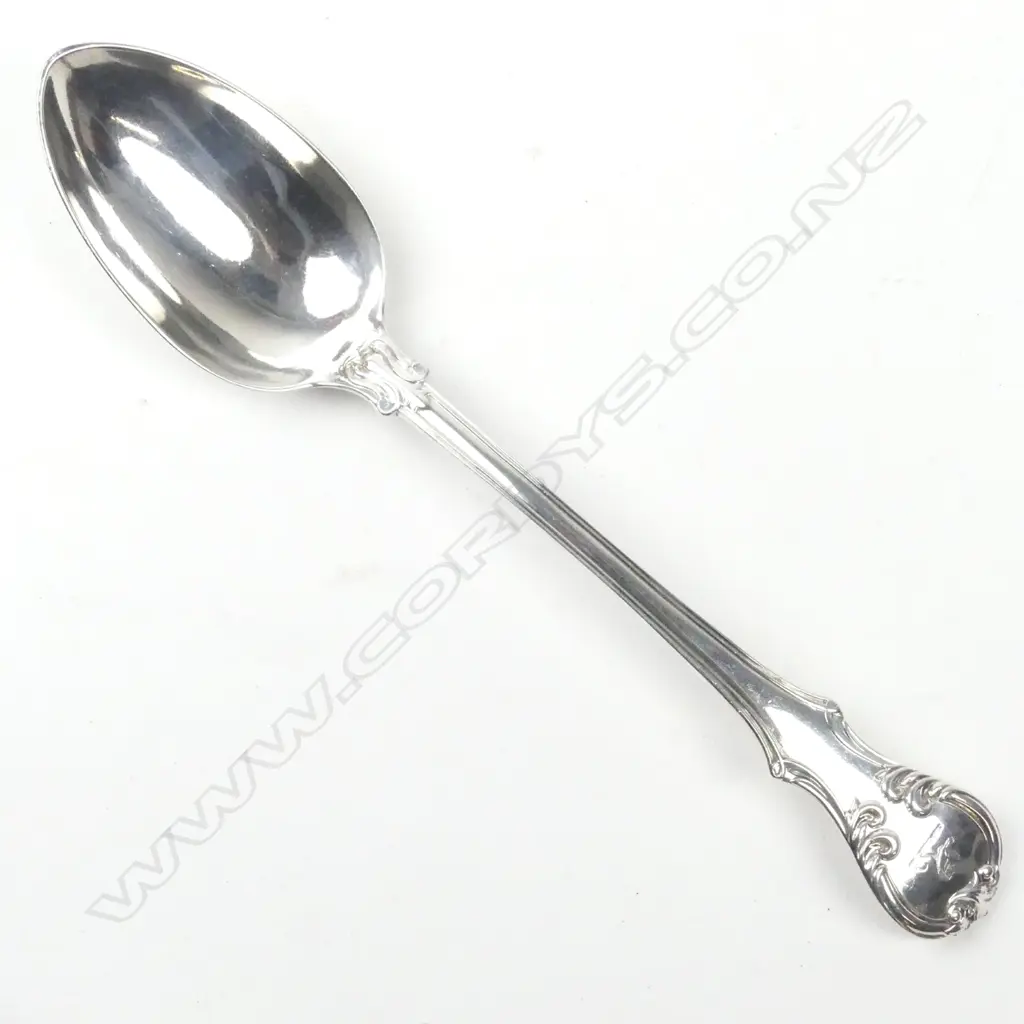 A Victorian silver serving spoon Image 1++