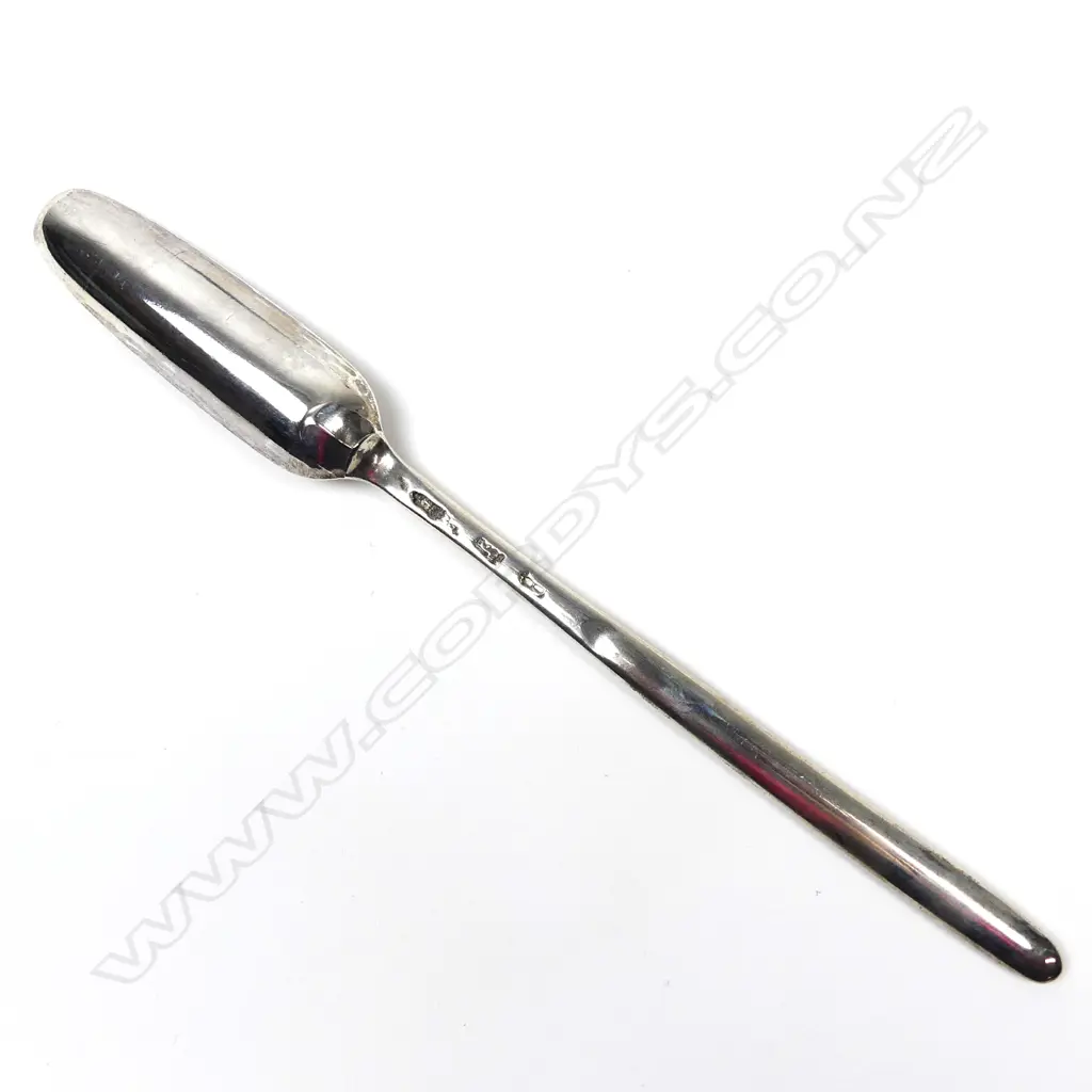 A George II silver double ended marrow scoop Image 1++