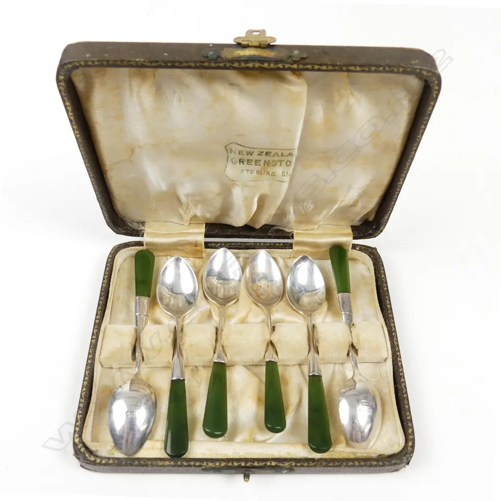A boxed set of six NZ silver coffee spoons Image 1++