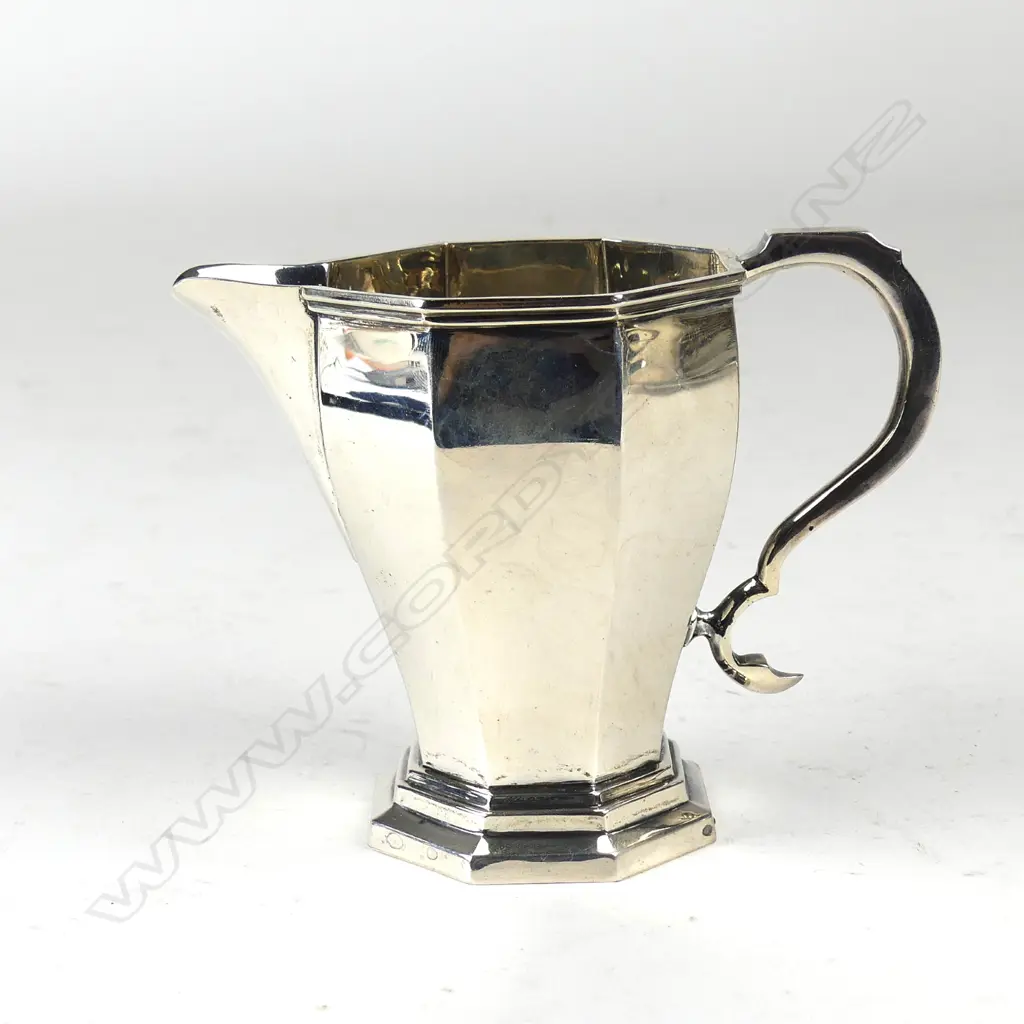 A 1930s art deco silver cream jug Image 1++