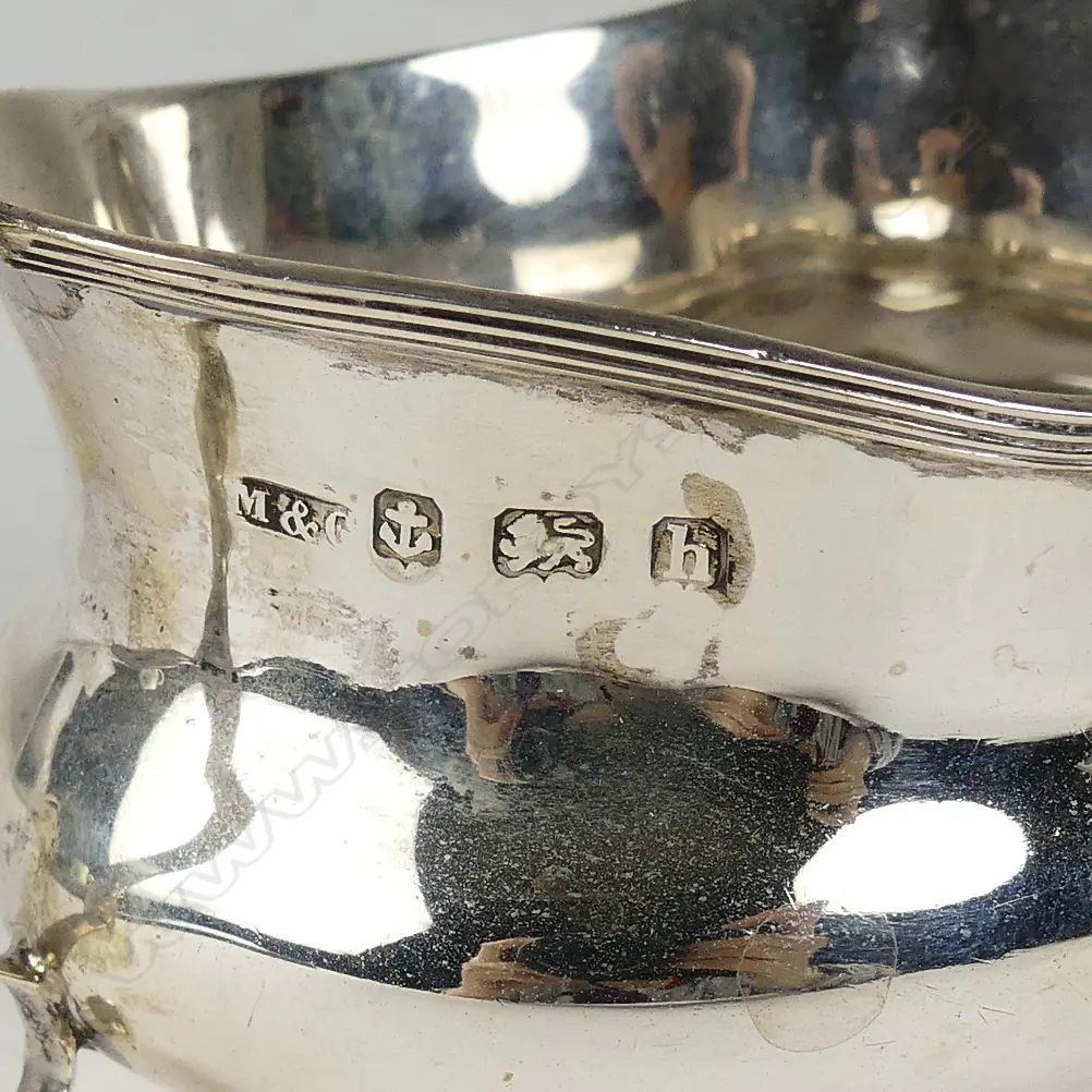 A pair of Edwardian silver sugar and creamer Image 1++