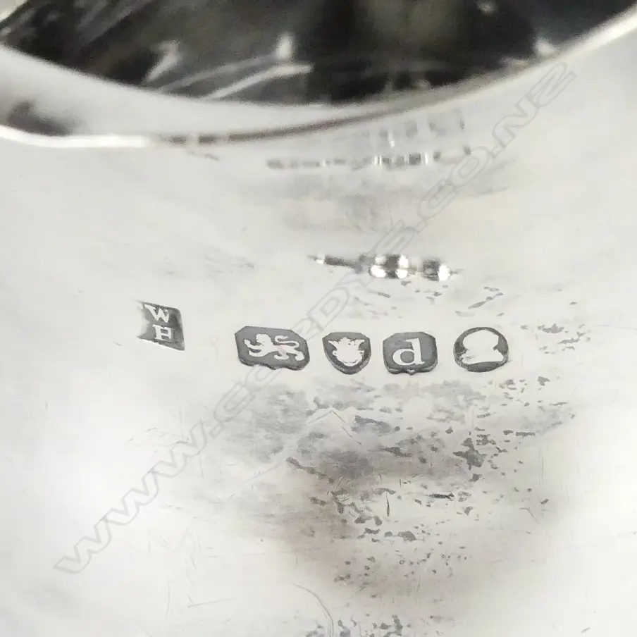 Two George III silver fat belly sauce boats Image 1++