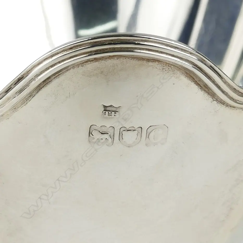 A Victorian silver sugar basket Image 1++