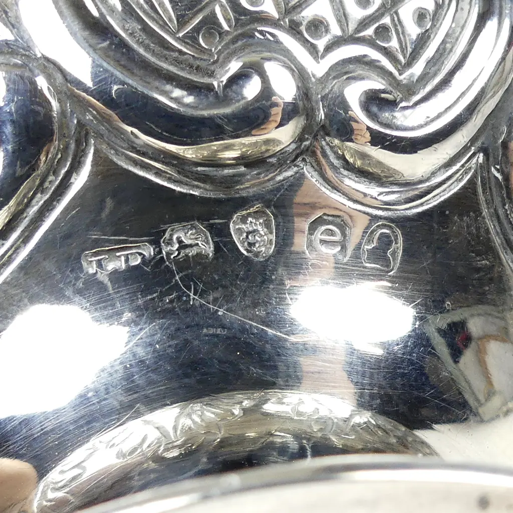 A George IV silver posy bowl Image 1++