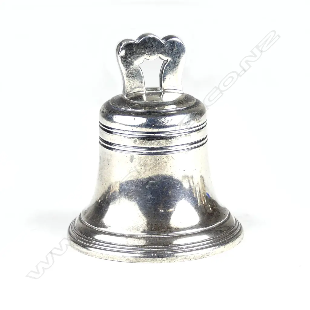A mid/late 20thC American Tiffany & Co. silver table bell Image 1++