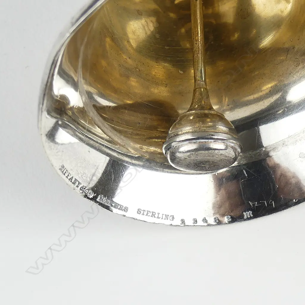 A mid/late 20thC American Tiffany & Co. silver table bell Image 1++