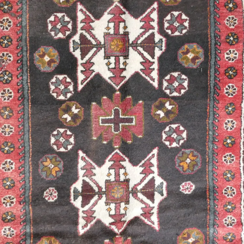 A Hamadan runner Image 1++