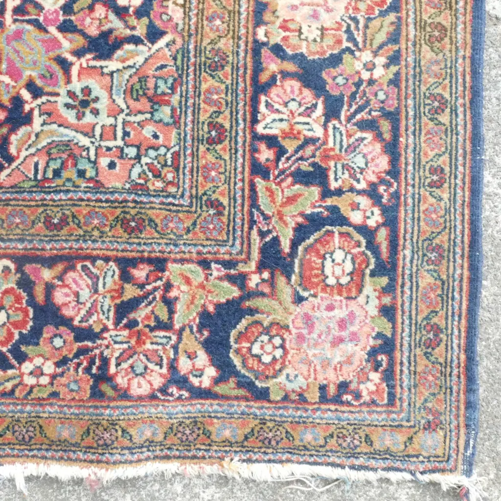 An American Saruq hand knotted rug Image 1++