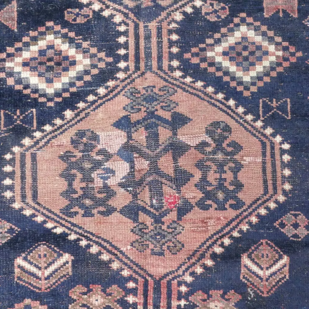 An antique Iranian hand knotted rug Image 1++