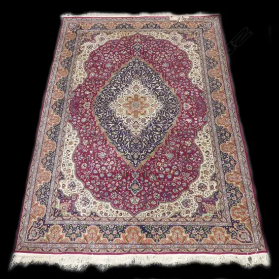 A fine hand knotted Iranian Kashan carpet