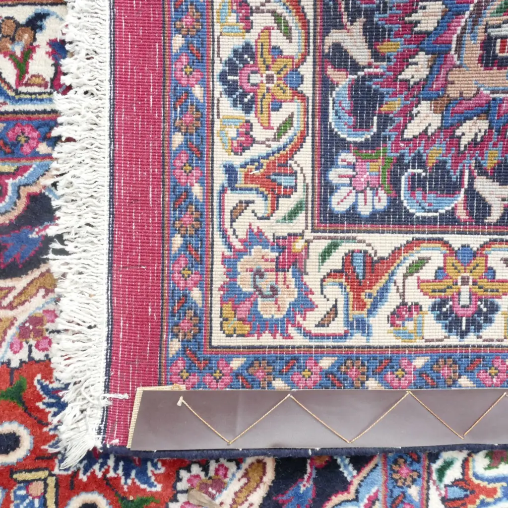 A large Iranian Kashan carpet of uncommonly almost square shape Image 1++