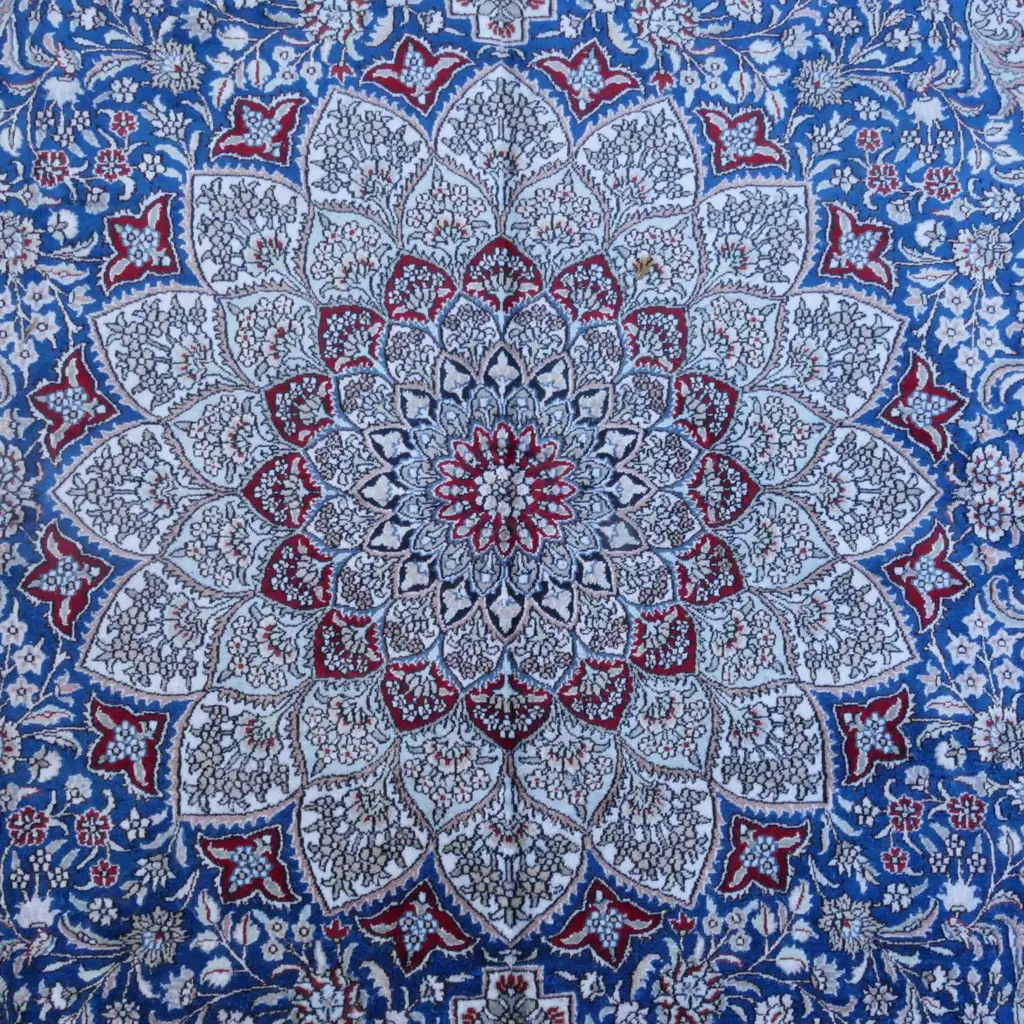 A fine silk pile and silk foundation hand knotted carpet Image 1++