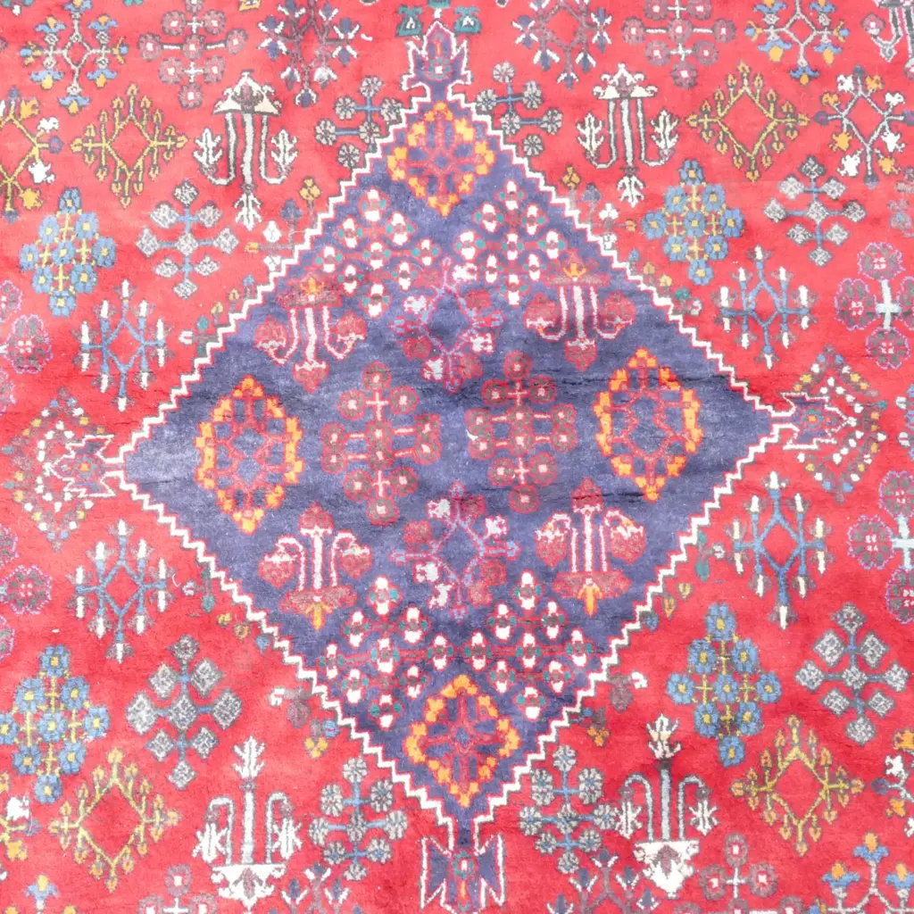 A large and heavy quality Heriz carpet Image 1++