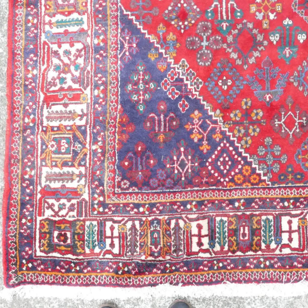 A large and heavy quality Heriz carpet Image 1++
