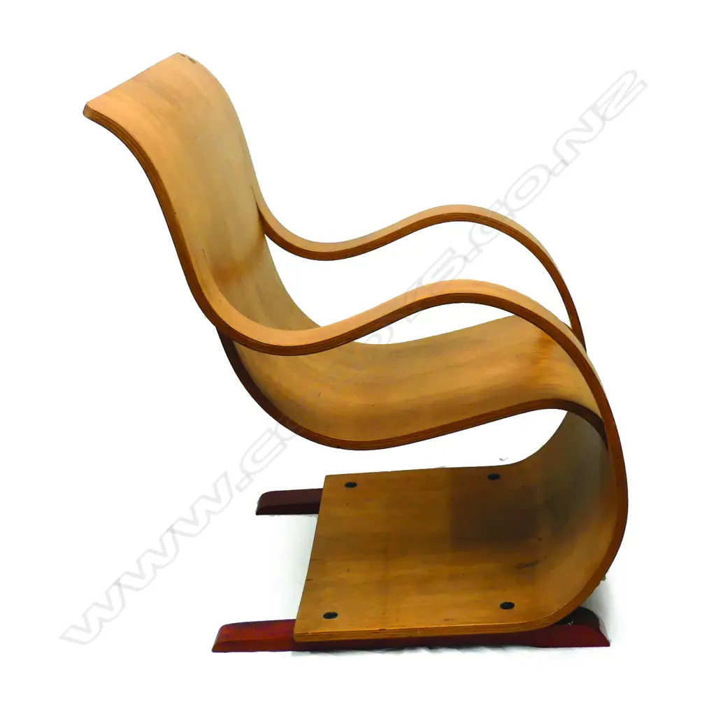 An iconic New Zealand Garth Chester Curvesse chair Image 1++