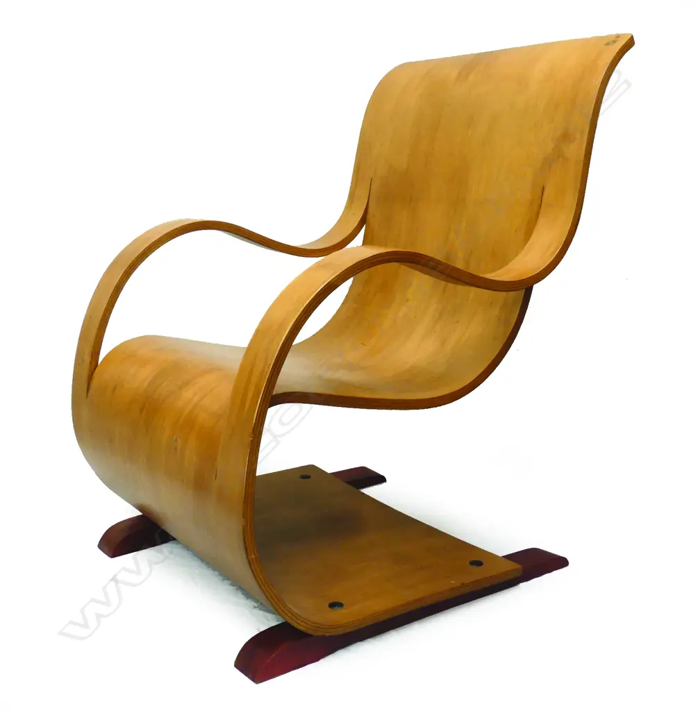 An iconic New Zealand Garth Chester Curvesse chair Image 1++