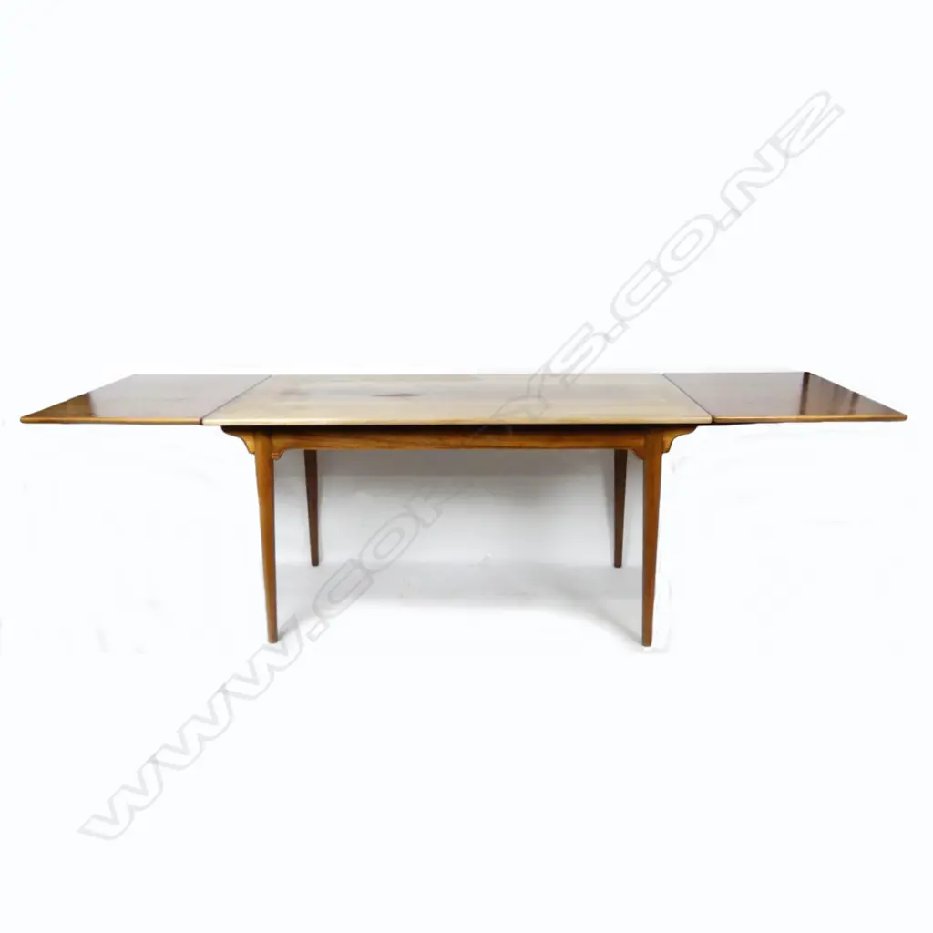 A set of eight model 465 dining chairs by Helge Sibast & Børge Rammeskov Image 1++