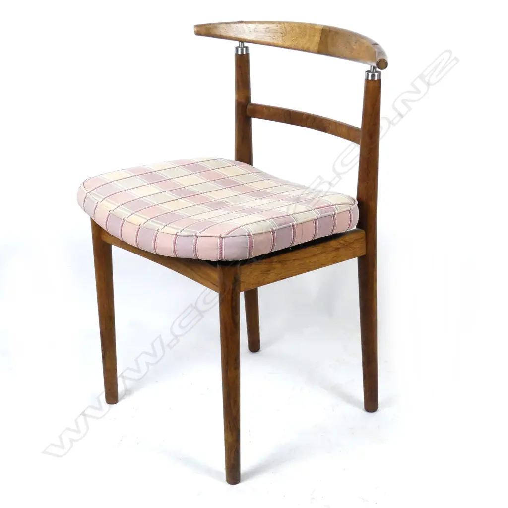 A set of eight model 465 dining chairs by Helge Sibast & Børge Rammeskov Image 1++